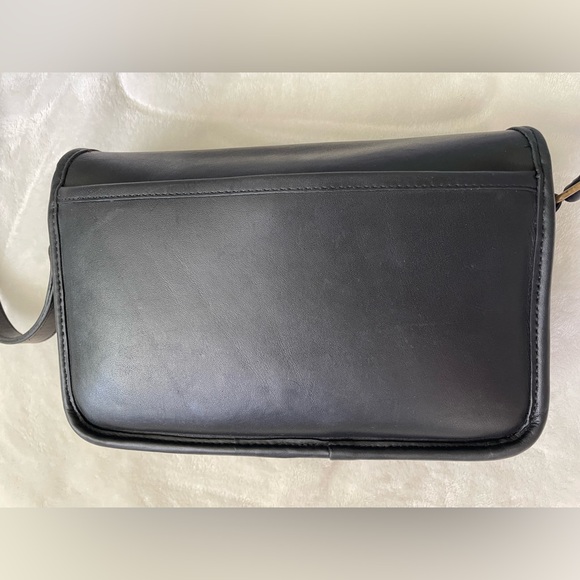 Genuine Vintage COACH Leather Purse - Picture 5 of 15